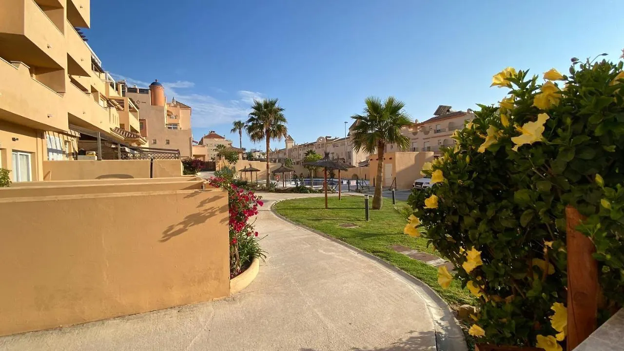 Studio MOSAICO WITH POOL, FIBRE OPTIC 600mb, PARKING, AIR CONDITIONER INCLUDED Tarifa