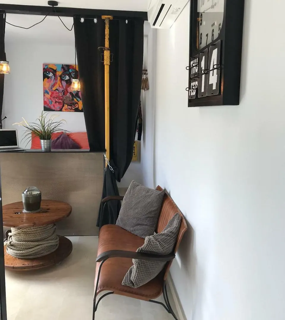 Studio MOSAICO WITH POOL, FIBRE OPTIC 600mb, PARKING, AIR CONDITIONER INCLUDED Tarifa